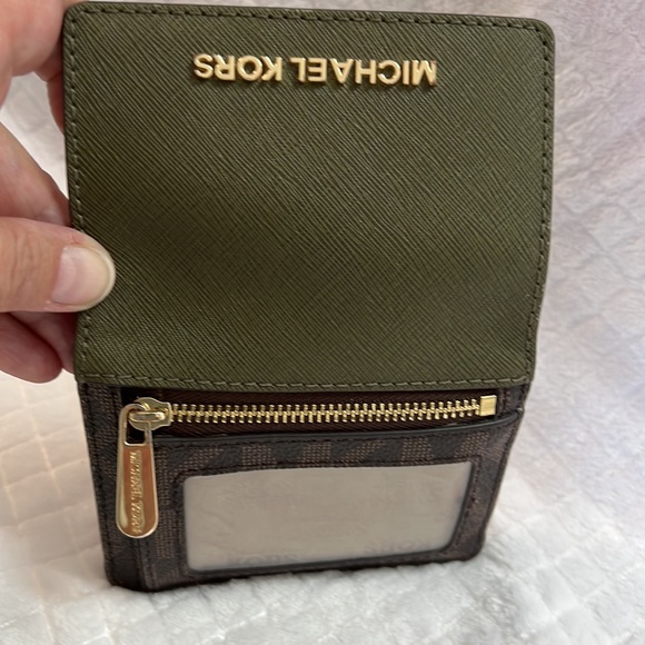 Michael Kors purse and wallet combo. - Picture 13 of 15